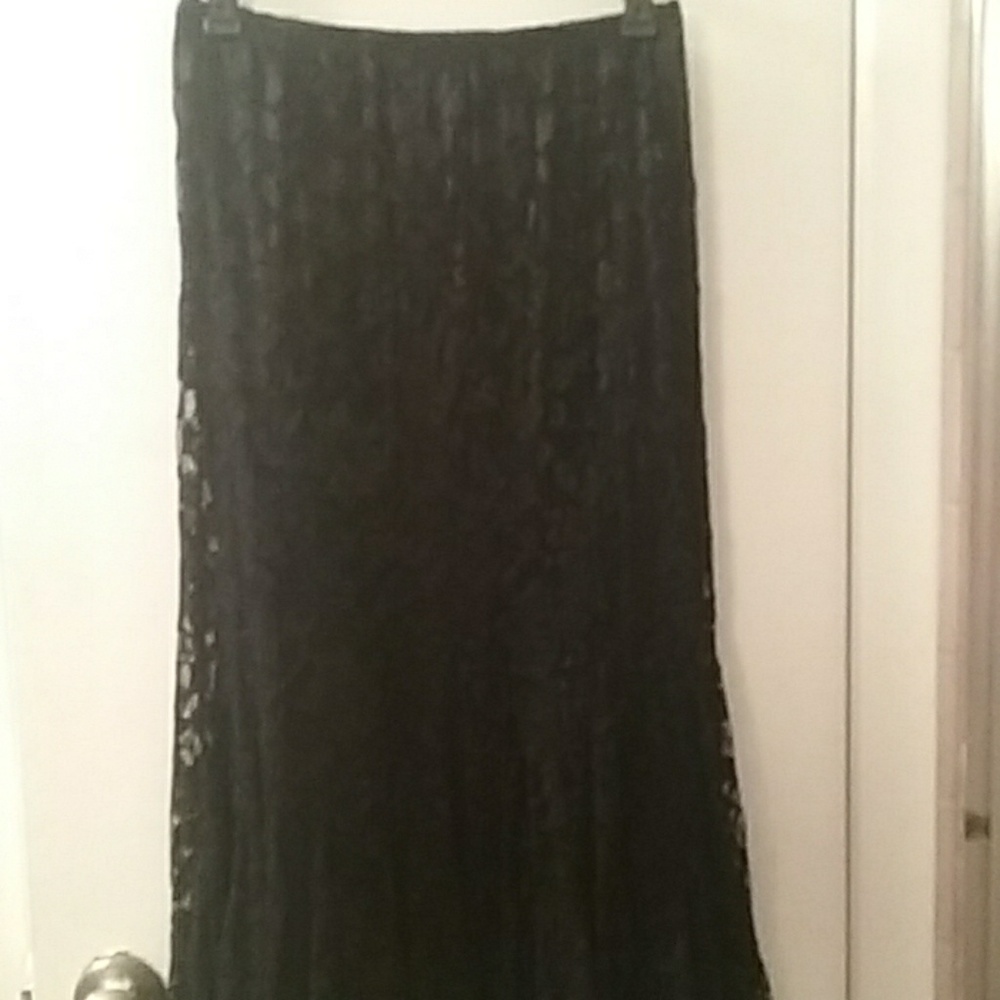 Black skirt